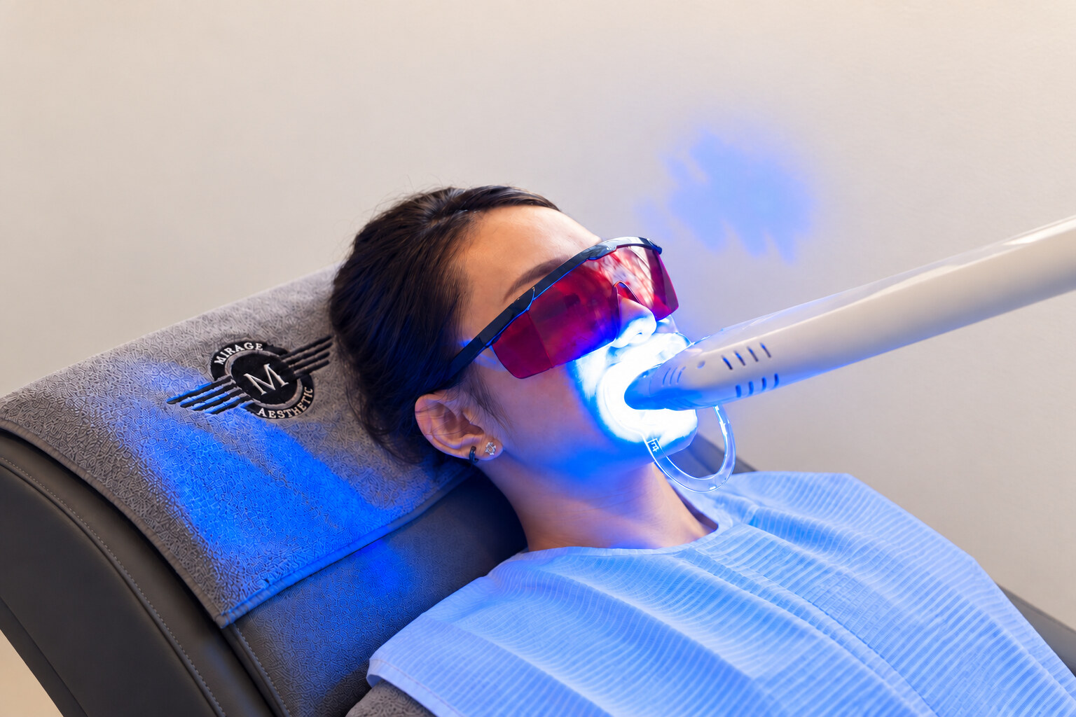 LED Teeth Whitening Web 72dpi LED Teeth Whitening Web 72dpi